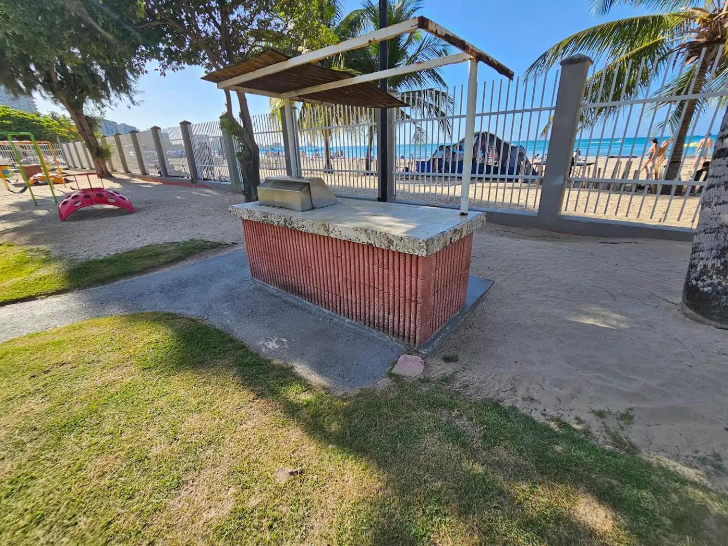 Steps From Foxwoods- Beachfront Retreat With Pools San Juan Exteriör bild