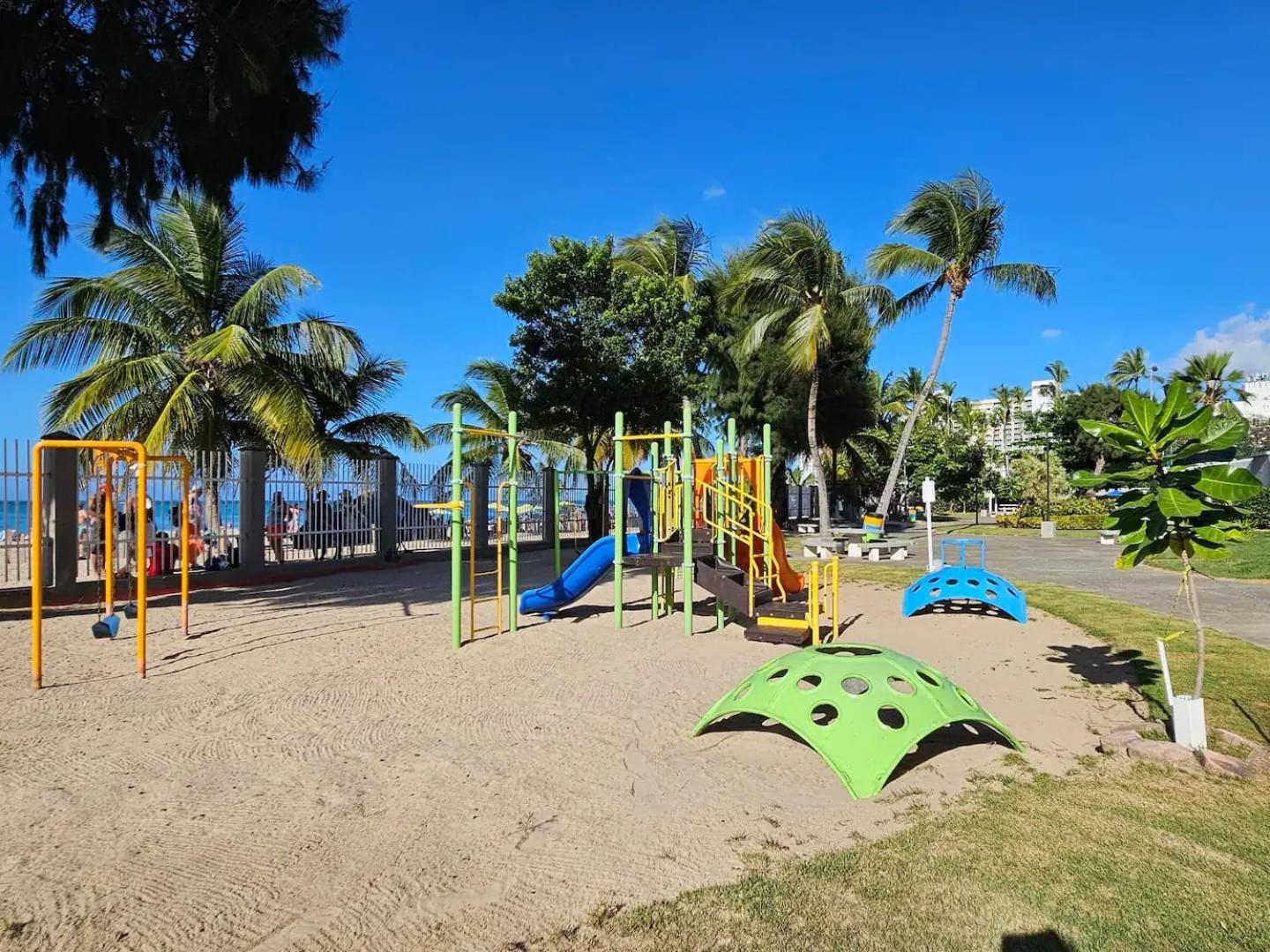 Steps From Foxwoods- Beachfront Retreat With Pools San Juan Exteriör bild